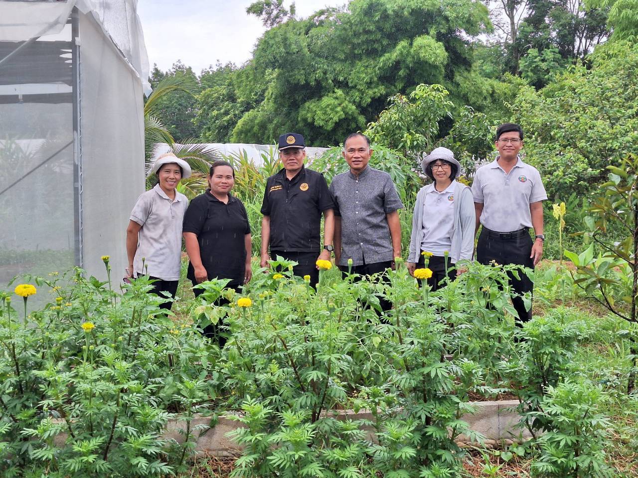 title - ผู้ตรวจราชการ ส.ป.ก. ลงพื้นที่จังหวัดหนองบัวลำภู ประชุมติดตามความก้าวหน้าผลการดำเนินงาน พร้อมตรวจเยี่ยมให้กำลังใจเกษตรกรแปลงใหญ่พืชผักและสมุนไพร 